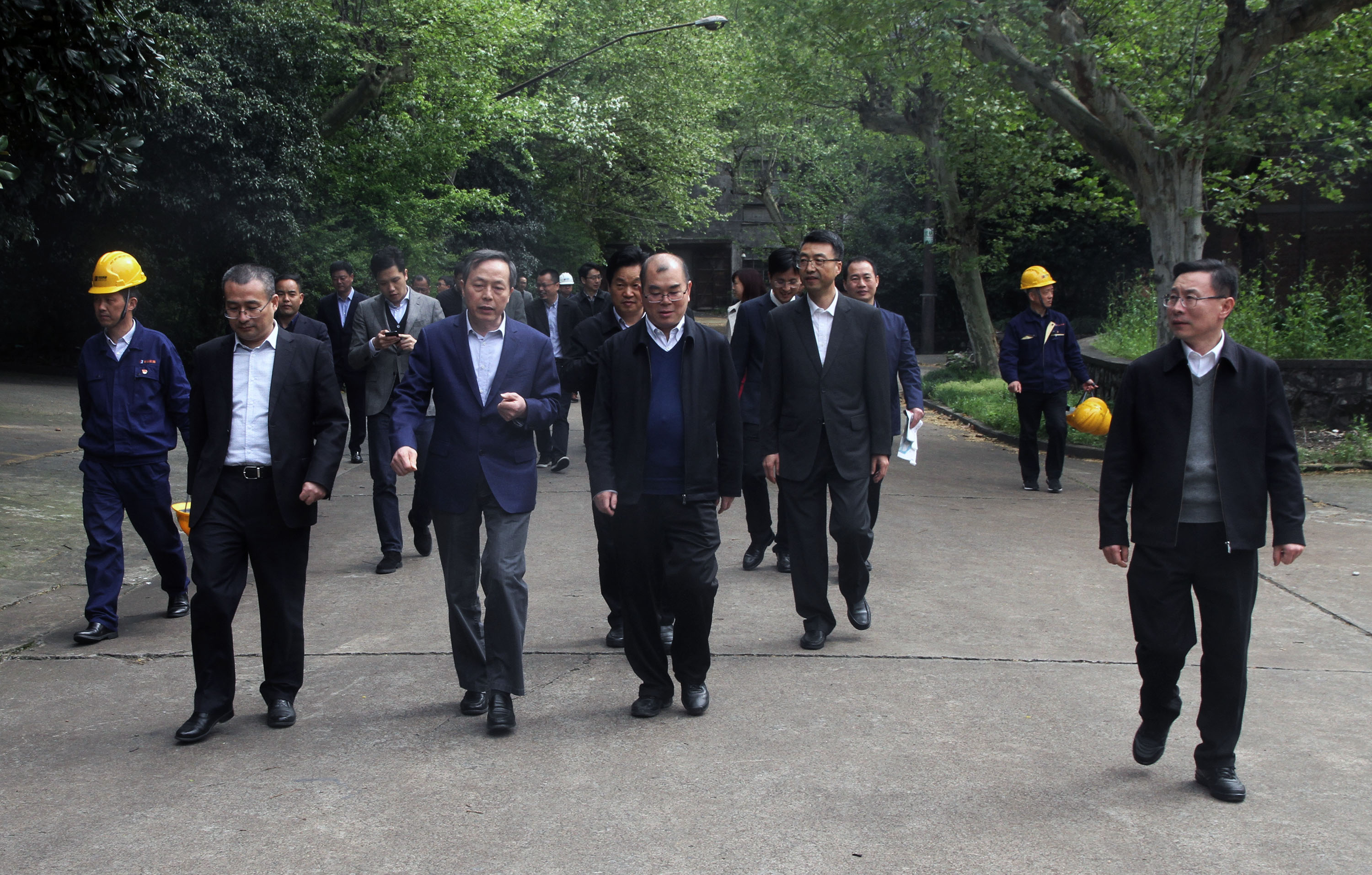 省委常委宣傳部朱國賢部長調研省二輕集團