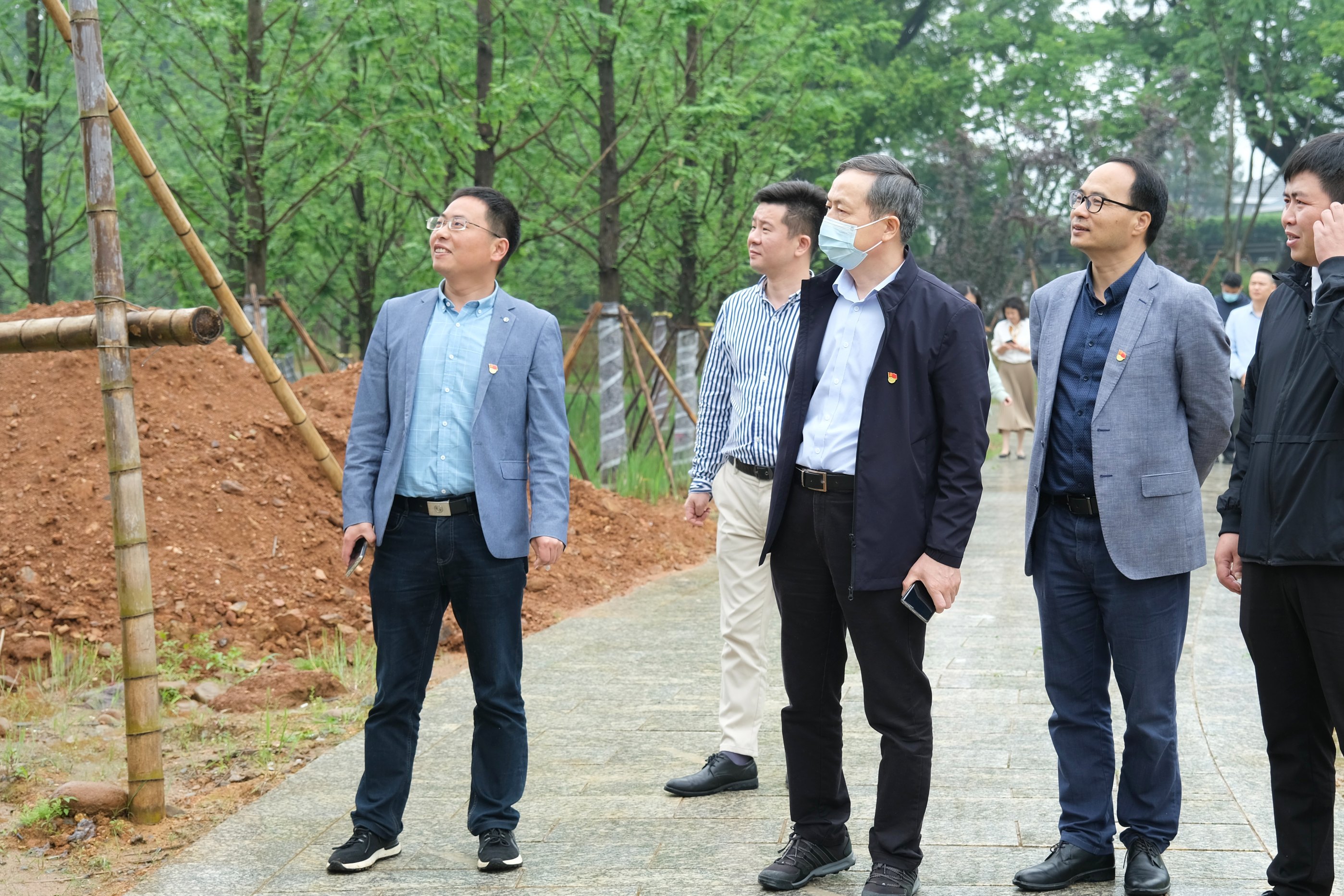 虞岳明一行考察“綻放靈山江”和南雁景區項目