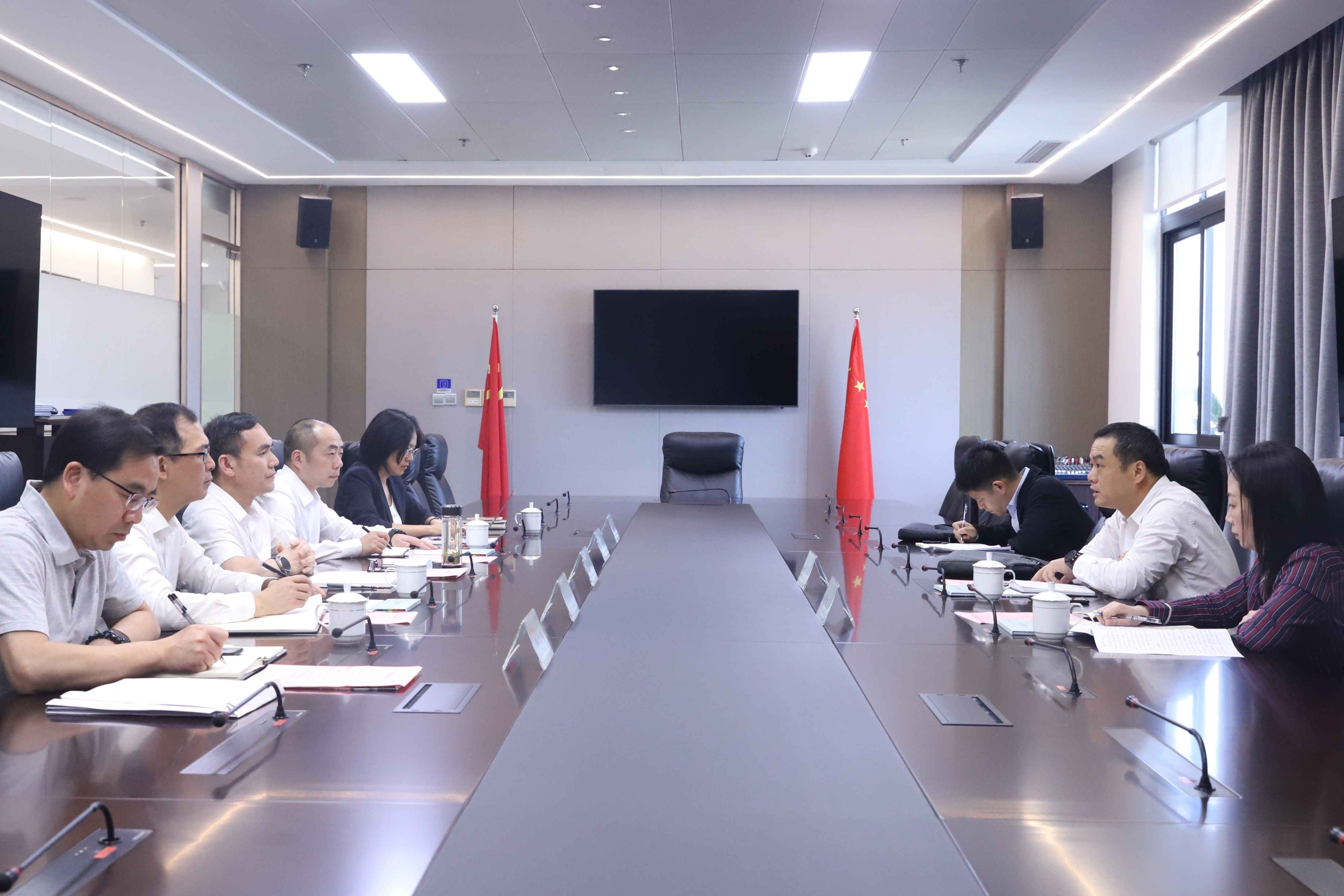 省國資委副主任童海桑一行到訪省二輕集團