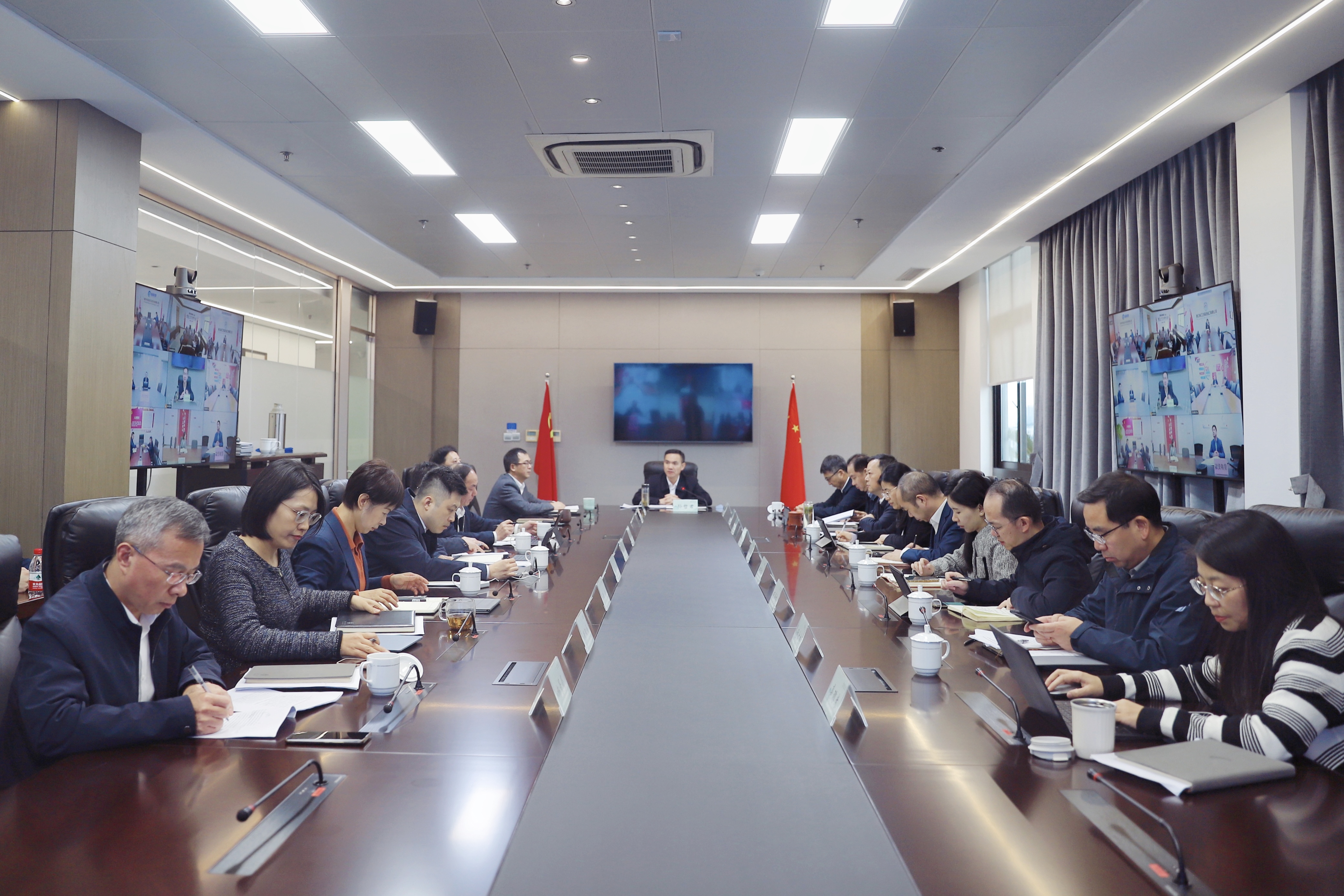 省二輕集團召開2025年度工作務虛會