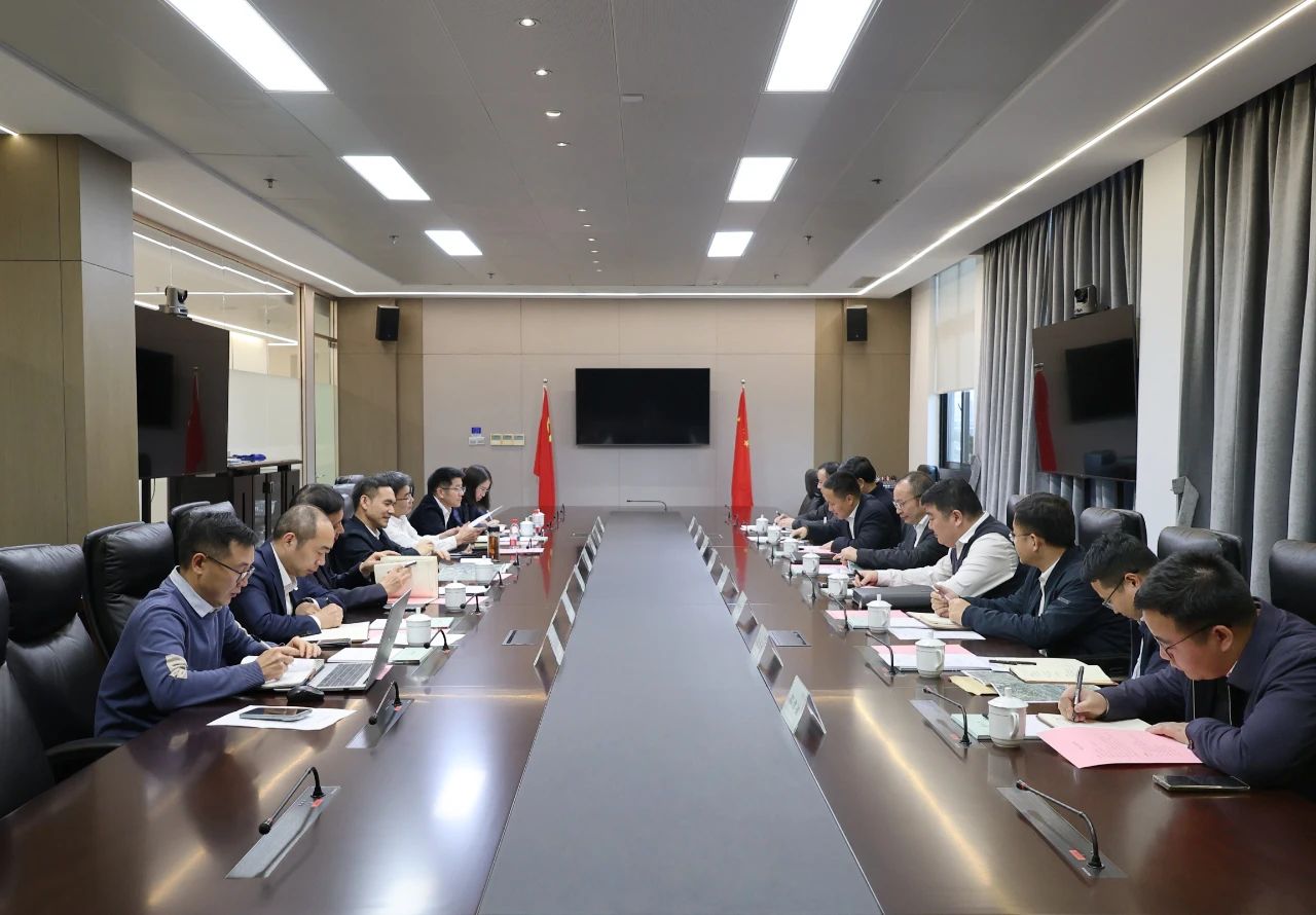 湖州市人大常委會副主任、吳興區(qū)委書記趙如浪一行到訪省二輕集團(tuán)